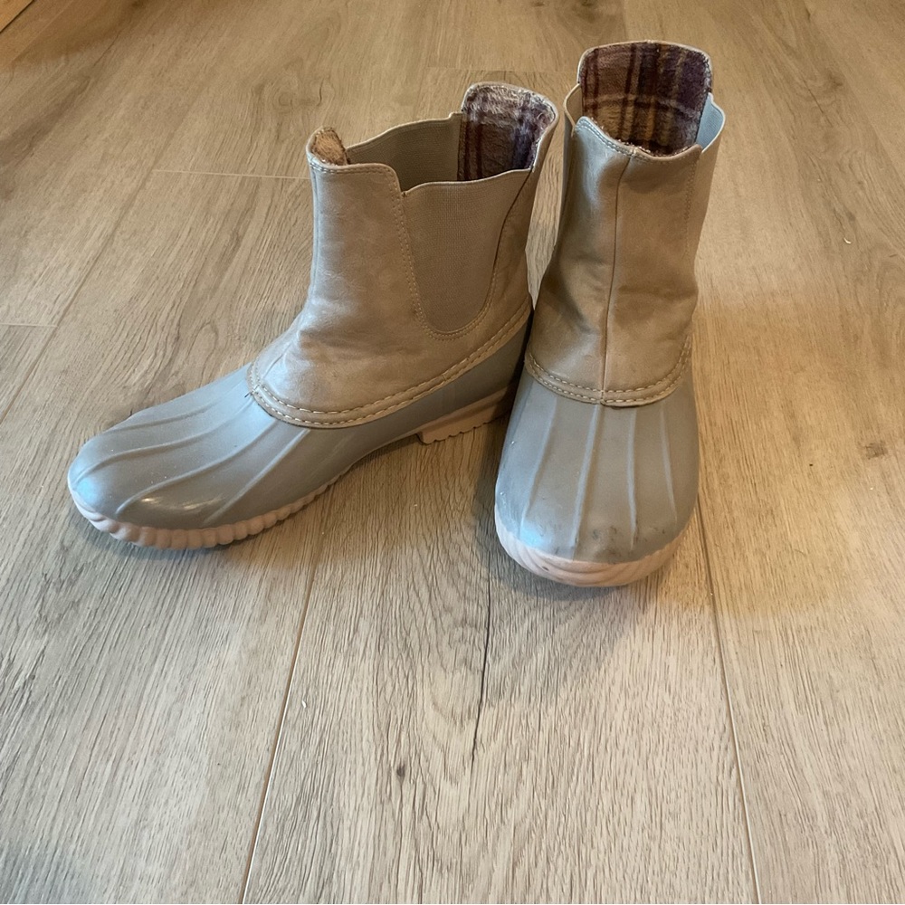 Rain boots